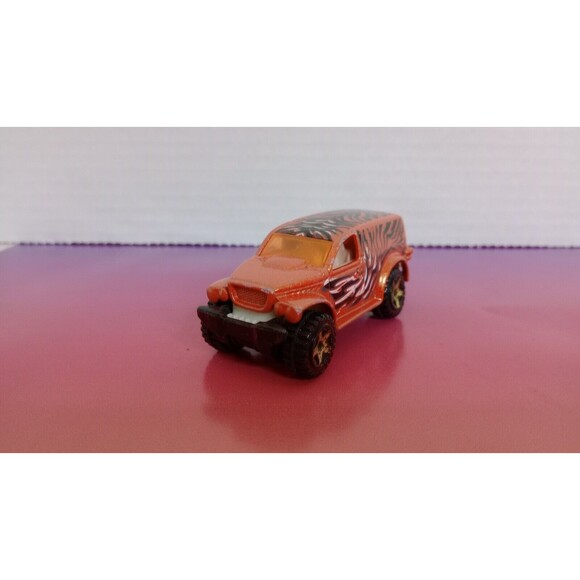 HOT WHEELS 10 HW RACE WORLD JUNGLE #4 POWER PANEL HOTWHEELS FORD RED W/TIGER STP - Picture 1 of 7